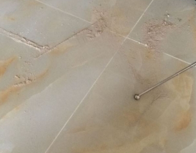 岳阳市瓷砖空鼓维修公司分享粘合剂选择不当在瓷砖铺贴过程中可能导致以下问题